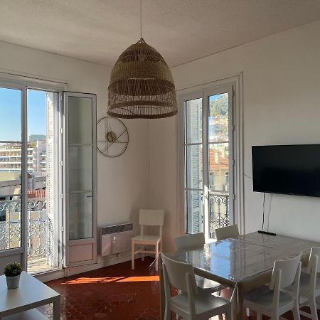 Appartement Hyeres - Centre Ville 3 Chambres 6 Personnes 4Eme Etage Escalier - Sebastien Claire Exteriör bild