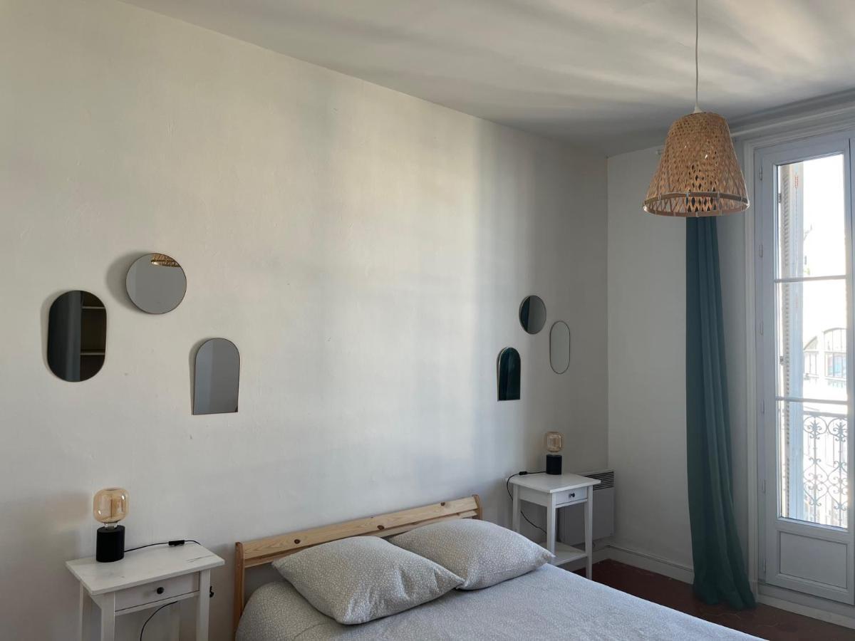 Appartement Hyeres - Centre Ville 3 Chambres 6 Personnes 4Eme Etage Escalier - Sebastien Claire Exteriör bild