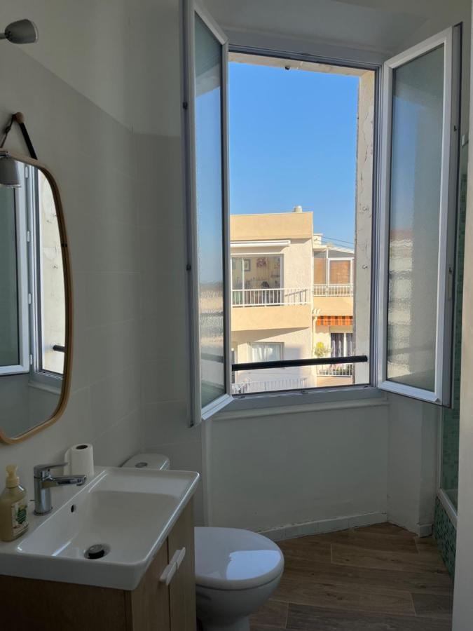 Appartement Hyeres - Centre Ville 3 Chambres 6 Personnes 4Eme Etage Escalier - Sebastien Claire Exteriör bild