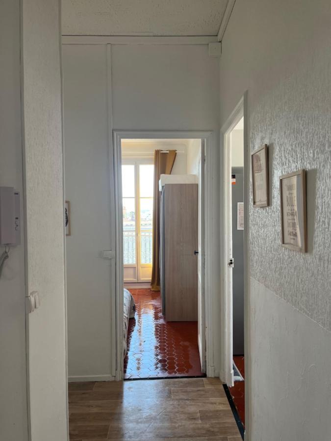 Appartement Hyeres - Centre Ville 3 Chambres 6 Personnes 4Eme Etage Escalier - Sebastien Claire Exteriör bild