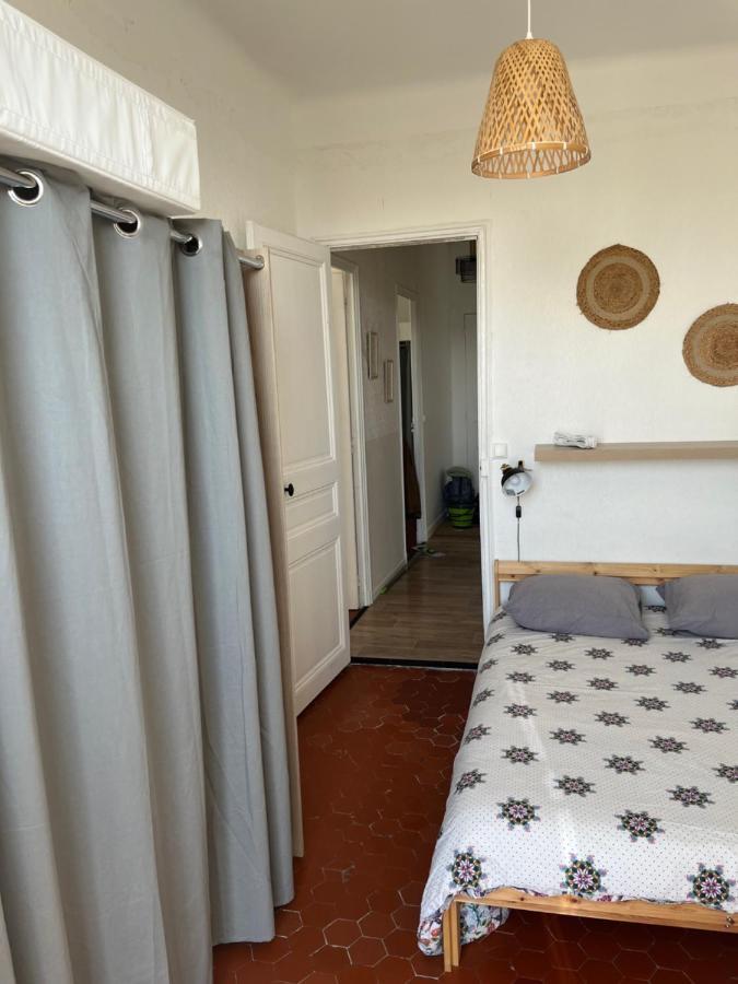 Appartement Hyeres - Centre Ville 3 Chambres 6 Personnes 4Eme Etage Escalier - Sebastien Claire Exteriör bild
