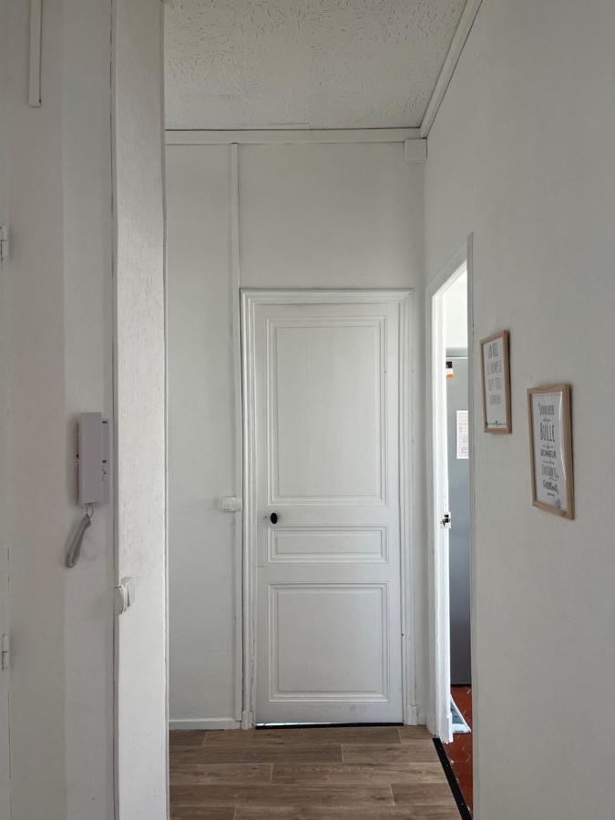 Appartement Hyeres - Centre Ville 3 Chambres 6 Personnes 4Eme Etage Escalier - Sebastien Claire Exteriör bild