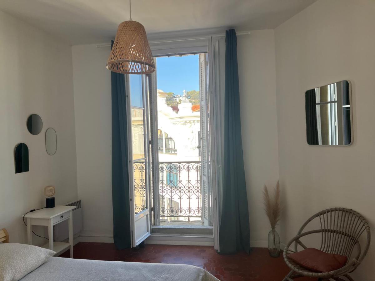 Appartement Hyeres - Centre Ville 3 Chambres 6 Personnes 4Eme Etage Escalier - Sebastien Claire Exteriör bild