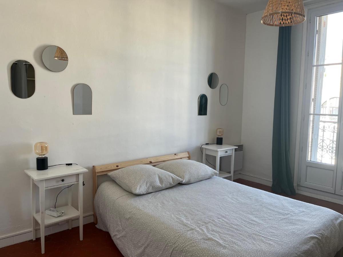 Appartement Hyeres - Centre Ville 3 Chambres 6 Personnes 4Eme Etage Escalier - Sebastien Claire Exteriör bild