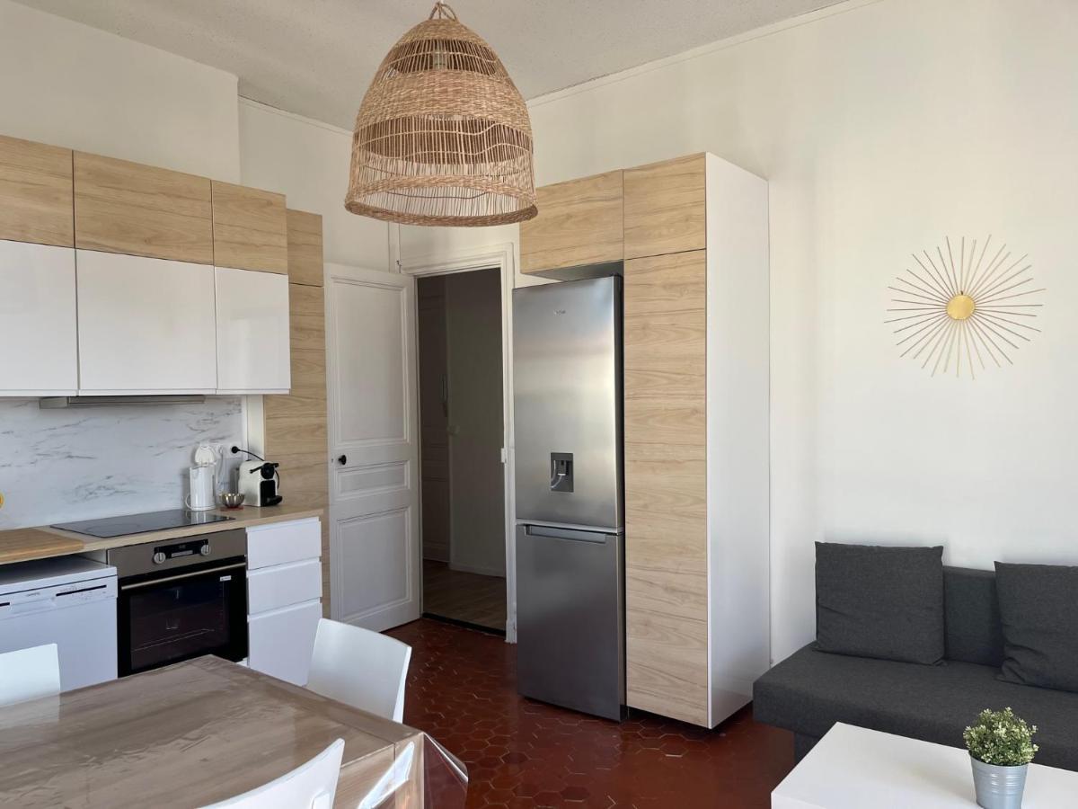 Appartement Hyeres - Centre Ville 3 Chambres 6 Personnes 4Eme Etage Escalier - Sebastien Claire Exteriör bild