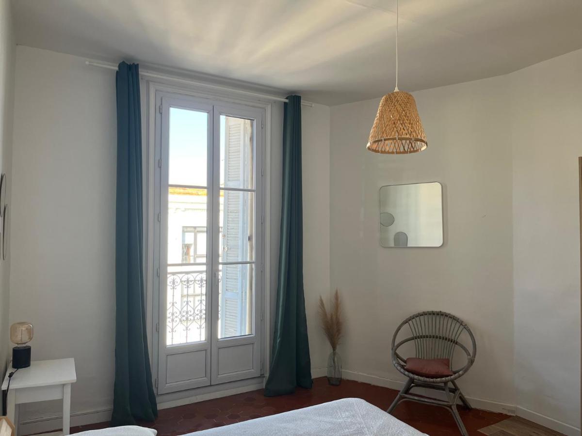 Appartement Hyeres - Centre Ville 3 Chambres 6 Personnes 4Eme Etage Escalier - Sebastien Claire Exteriör bild