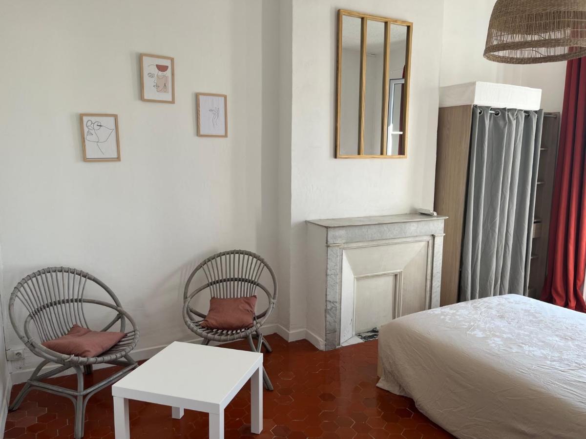Appartement Hyeres - Centre Ville 3 Chambres 6 Personnes 4Eme Etage Escalier - Sebastien Claire Exteriör bild